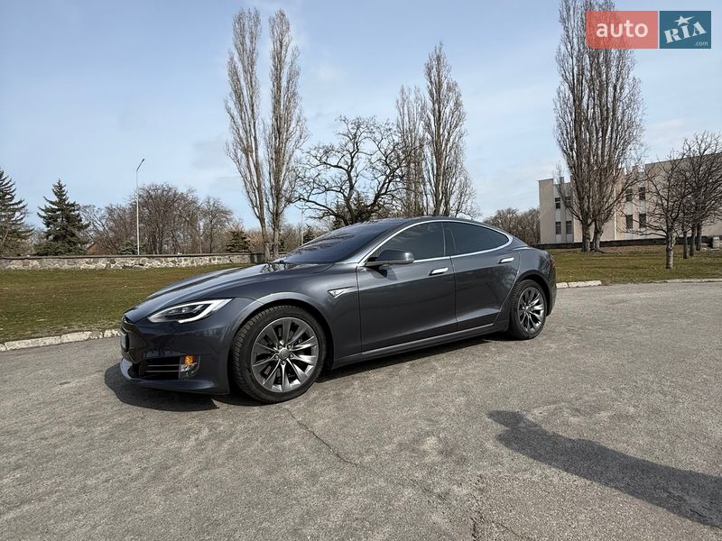 Лифтбек Tesla Model S 2016 в Кременчуге фото 7 Лифтбек Tesla Model S 2016 в Кременчуге