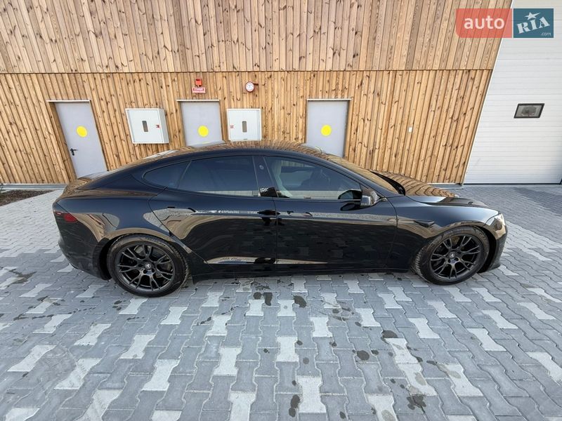 Ліфтбек Tesla Model S 2021 в Львові