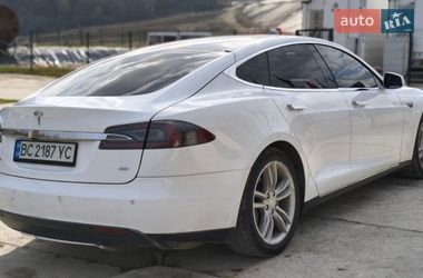Лифтбек Tesla Model S 2014 в Львове