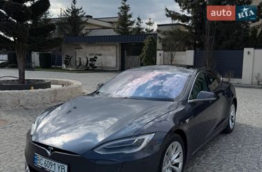 Лифтбек Tesla Model S 2017 в Львове