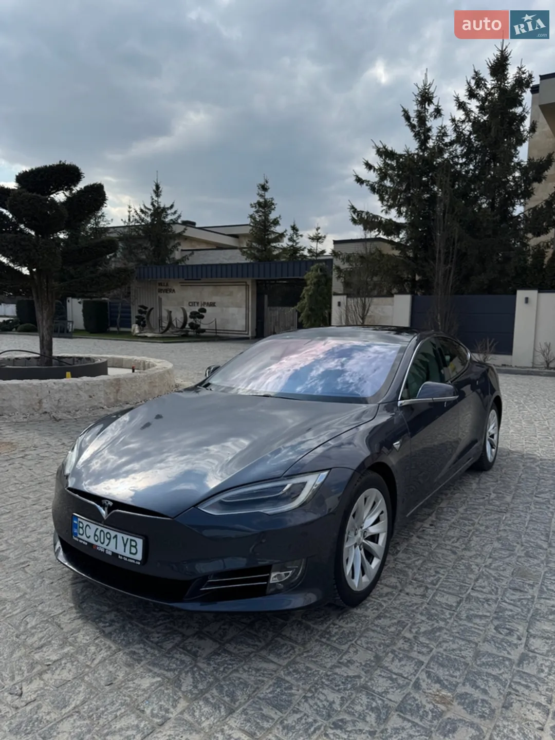 2017 Tesla Model S - фото 1