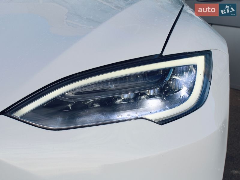 Лифтбек Tesla Model S 2019 в Киеве