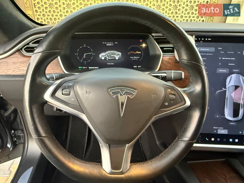 Ліфтбек Tesla Model S 2017 в Одесі