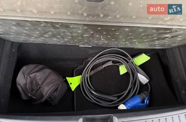 Ліфтбек Tesla Model S 2017 в Одесі фото 79 Ліфтбек Tesla Model S 2017 в Одесі