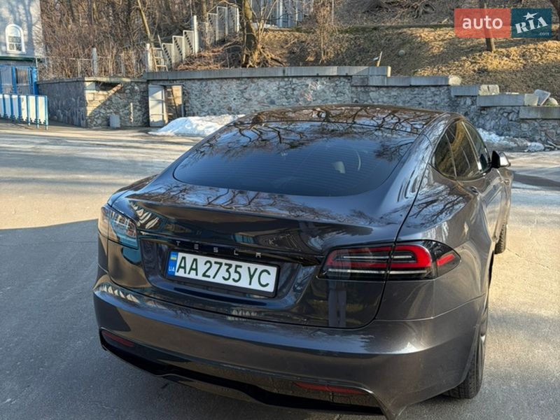 Лифтбек Tesla Model S 2024 в Киеве