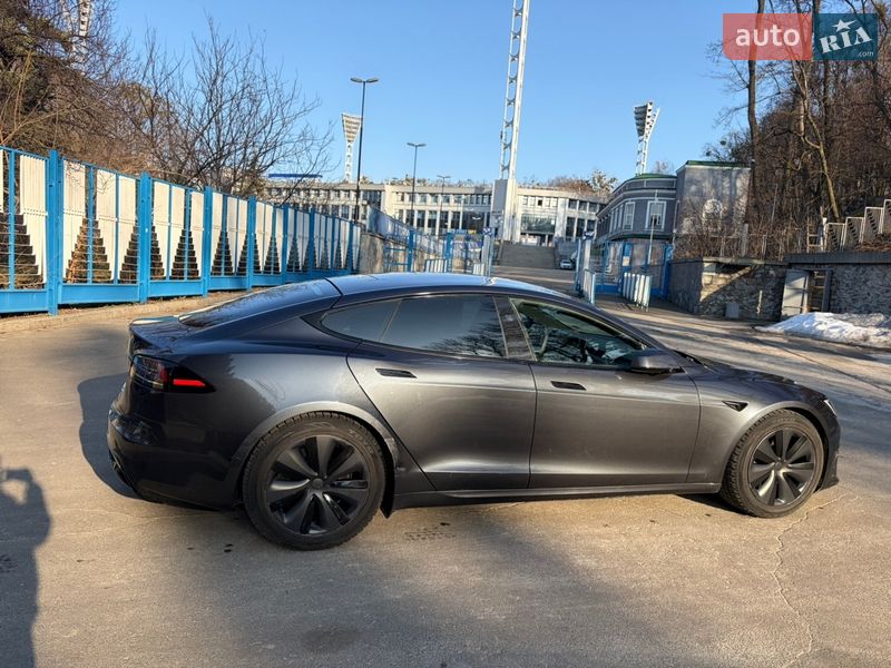 Лифтбек Tesla Model S 2024 в Киеве
