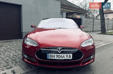 Ліфтбек Tesla Model S 2015 в Одесі