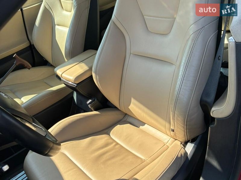 Ліфтбек Tesla Model S 2015 в Києві фото 17 Ліфтбек Tesla Model S 2015 в Києві