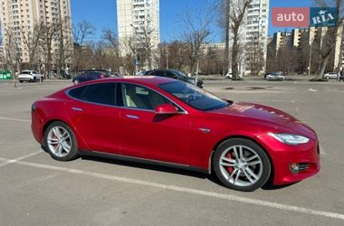 Лифтбек Tesla Model S 2015 в Киеве