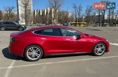Лифтбек Tesla Model S 2015 в Киеве