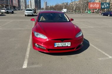 Лифтбек Tesla Model S 2015 в Киеве