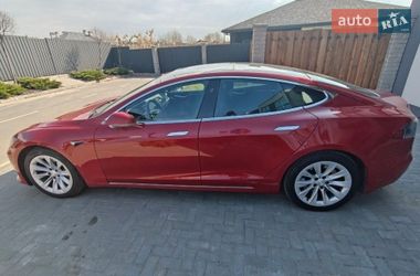 Лифтбек Tesla Model S 2017 в Киеве