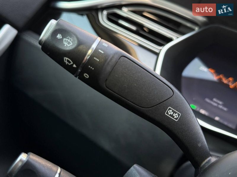 Лифтбек Tesla Model S 2014 в Киеве
