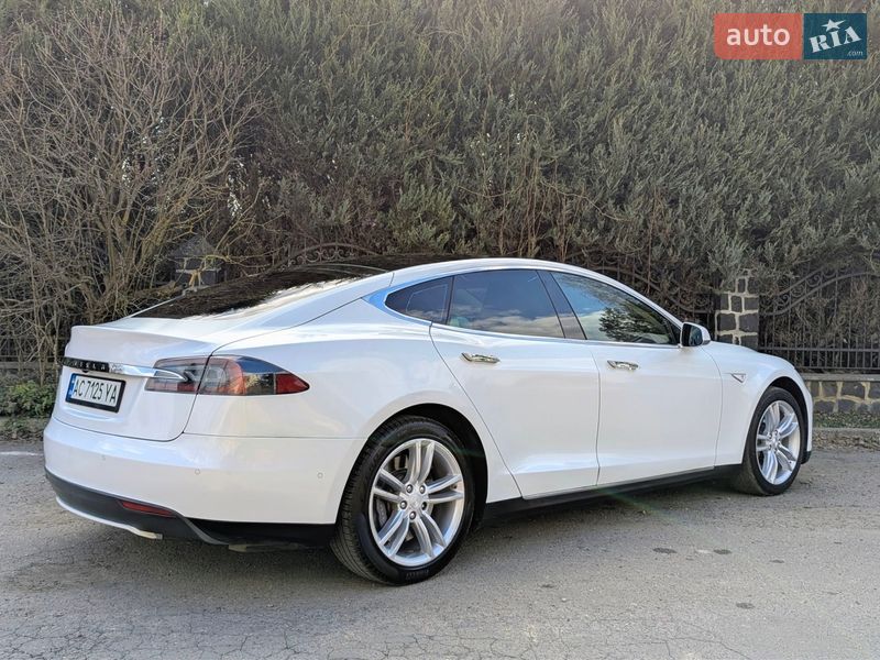 Лифтбек Tesla Model S 2014 в Луцке фото 5 Лифтбек Tesla Model S 2014 в Луцке