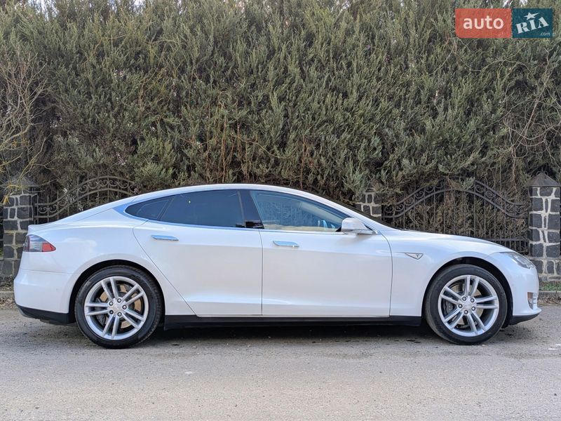 Лифтбек Tesla Model S 2014 в Луцке фото 7 Лифтбек Tesla Model S 2014 в Луцке