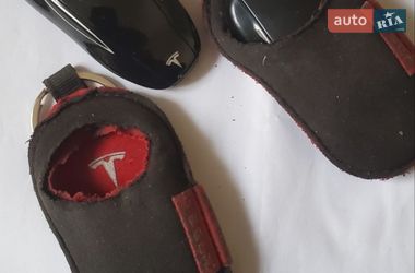 Лифтбек Tesla Model S 2014 в Виннице