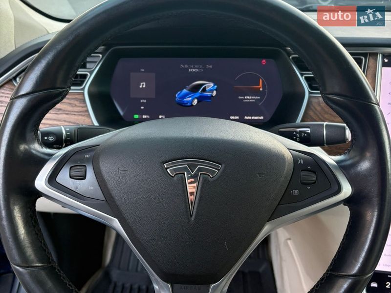 Лифтбек Tesla Model S 2018 в Ровно