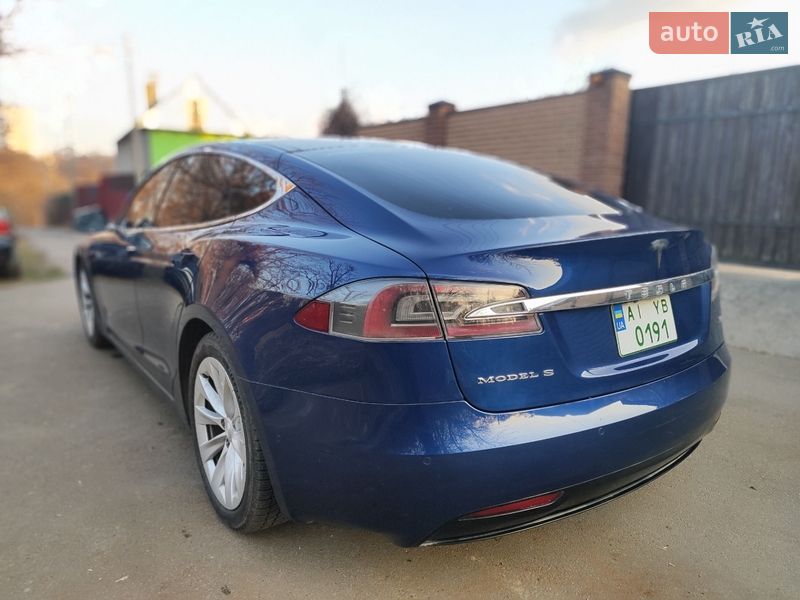 Ліфтбек Tesla Model S 2017 в Києві
