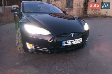Ліфтбек Tesla Model S 2013 в Києві