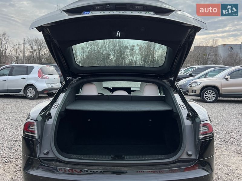 Ліфтбек Tesla Model S 2022 в Черкасах