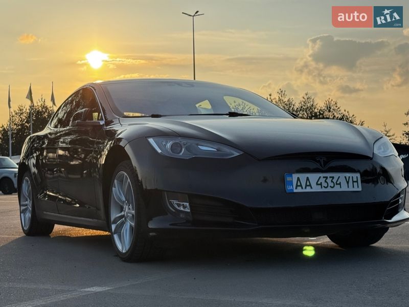 Лифтбек Tesla Model S 2014 в Киеве фото 3 Лифтбек Tesla Model S 2014 в Киеве