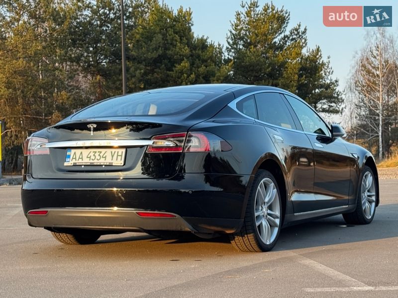Лифтбек Tesla Model S 2014 в Киеве фото 7 Лифтбек Tesla Model S 2014 в Киеве