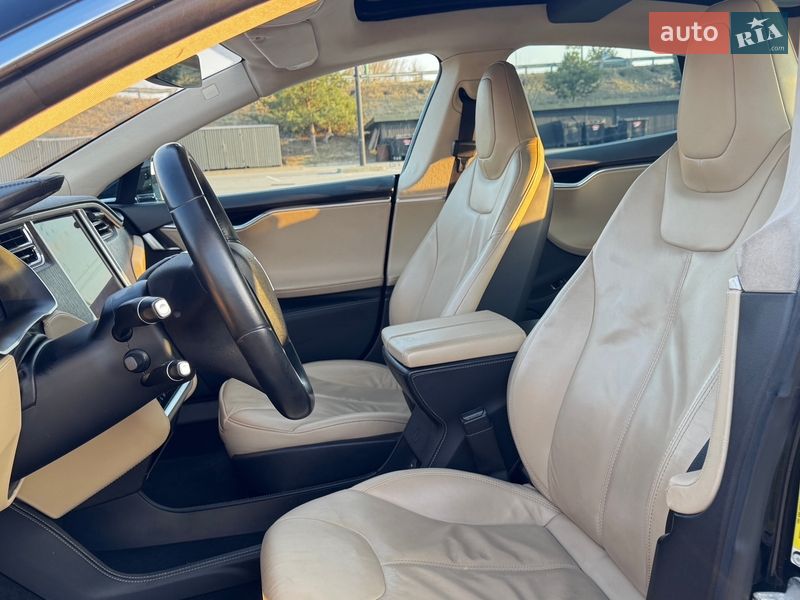 Лифтбек Tesla Model S 2014 в Киеве фото 9 Лифтбек Tesla Model S 2014 в Киеве