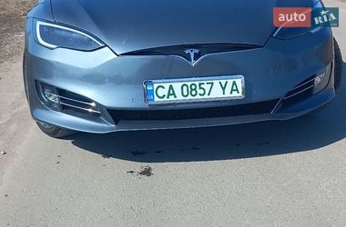 Лифтбек Tesla Model S 2014 в Умани