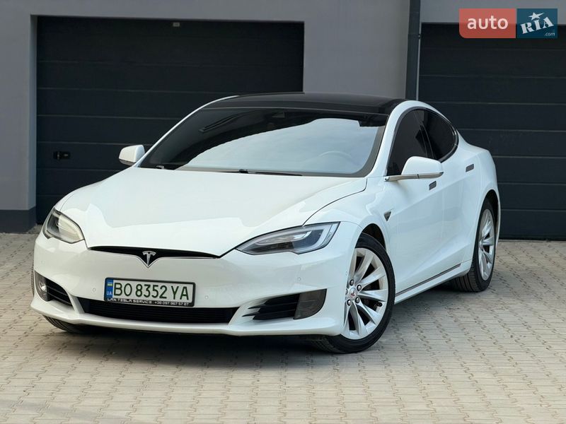 Лифтбек Tesla Model S 2016 в Тернополе