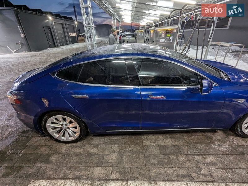 Лифтбек Tesla Model S 2016 в Луцке фото 18 Лифтбек Tesla Model S 2016 в Луцке