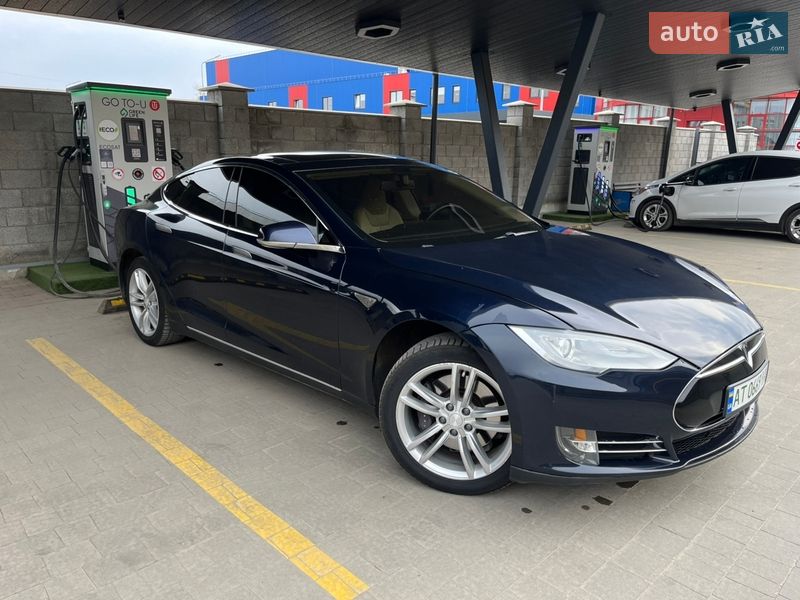 Лифтбек Tesla Model S 2012 в Ивано-Франковске фото 4 Лифтбек Tesla Model S 2012 в Ивано-Франковске