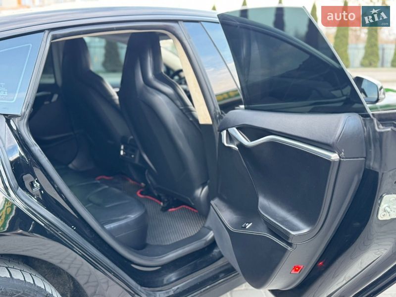 Лифтбек Tesla Model S 2015 в Львове фото 45 Лифтбек Tesla Model S 2015 в Львове
