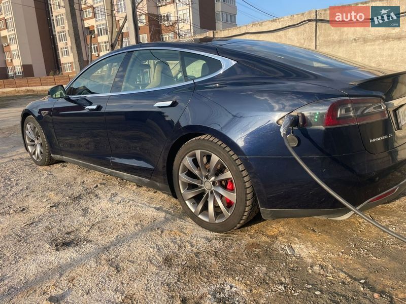 Лифтбек Tesla Model S 2014 в Киеве фото 4 Лифтбек Tesla Model S 2014 в Киеве