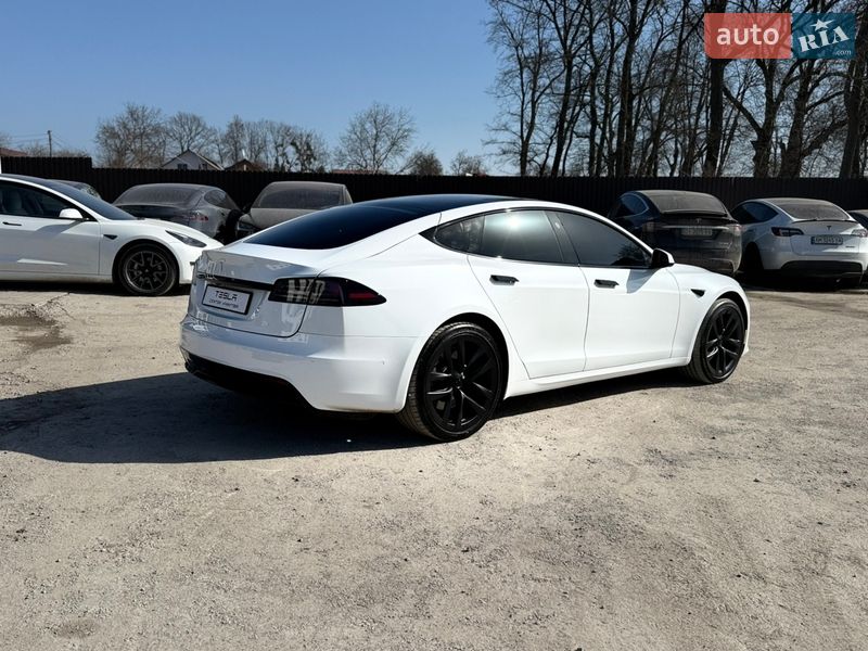 Лифтбек Tesla Model S 2022 в Виннице