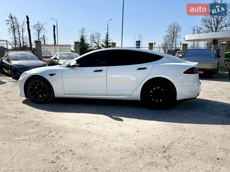 Лифтбек Tesla Model S 2022 в Виннице