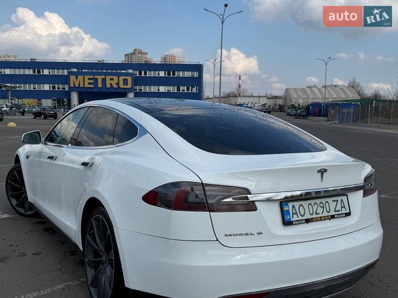 Лифтбек Tesla Model S 2013 в Киеве фото 8 Лифтбек Tesla Model S 2013 в Киеве