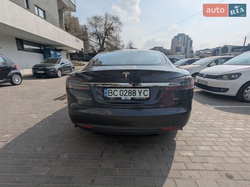 Лифтбек Tesla Model S 2015 в Львове фото 12 Лифтбек Tesla Model S 2015 в Львове