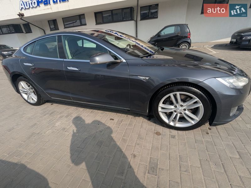Лифтбек Tesla Model S 2015 в Львове фото 16 Лифтбек Tesla Model S 2015 в Львове
