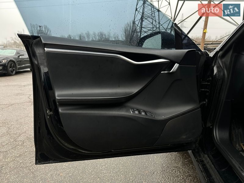Лифтбек Tesla Model S 2014 в Харькове фото 15 Лифтбек Tesla Model S 2014 в Харькове
