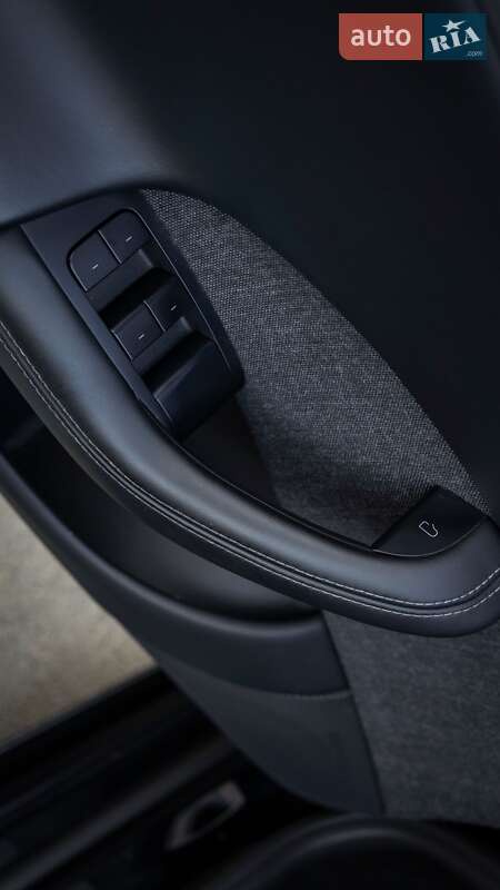 Лифтбек Tesla Model S 2021 в Киеве