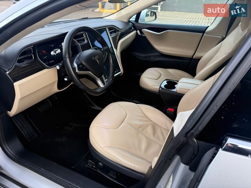 Ліфтбек Tesla Model S 2014 в Рівному фото 33 Ліфтбек Tesla Model S 2014 в Рівному