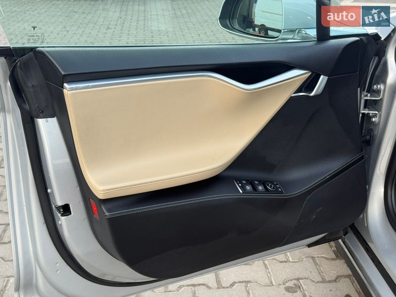 Ліфтбек Tesla Model S 2014 в Рівному фото 38 Ліфтбек Tesla Model S 2014 в Рівному