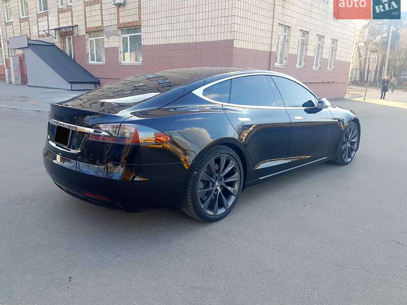 Лифтбек Tesla Model S 2016 в Киеве фото 6 Лифтбек Tesla Model S 2016 в Киеве