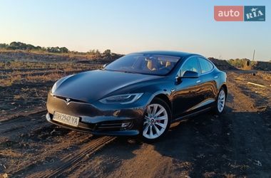 Лифтбек Tesla Model S 2016 в Овидиополе