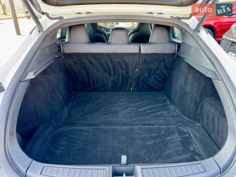 Лифтбек Tesla Model S 2015 в Виннице фото 16 Лифтбек Tesla Model S 2015 в Виннице