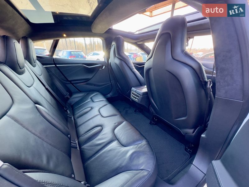 Лифтбек Tesla Model S 2015 в Виннице фото 17 Лифтбек Tesla Model S 2015 в Виннице