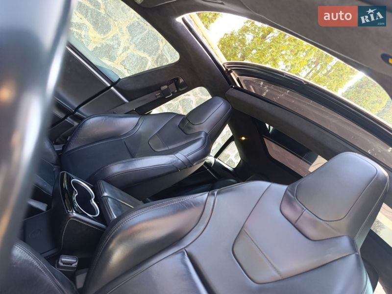 Ліфтбек Tesla Model S 2015 в Вінниці