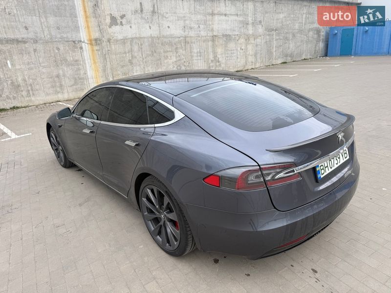 Лифтбек Tesla Model S 2020 в Одессе