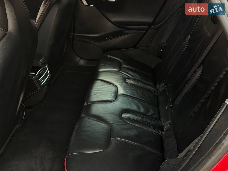 Лифтбек Tesla Model S 2013 в Киеве