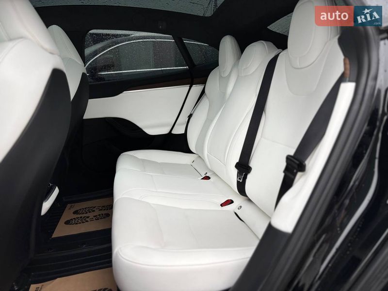 Лифтбек Tesla Model S 2023 в Стрые